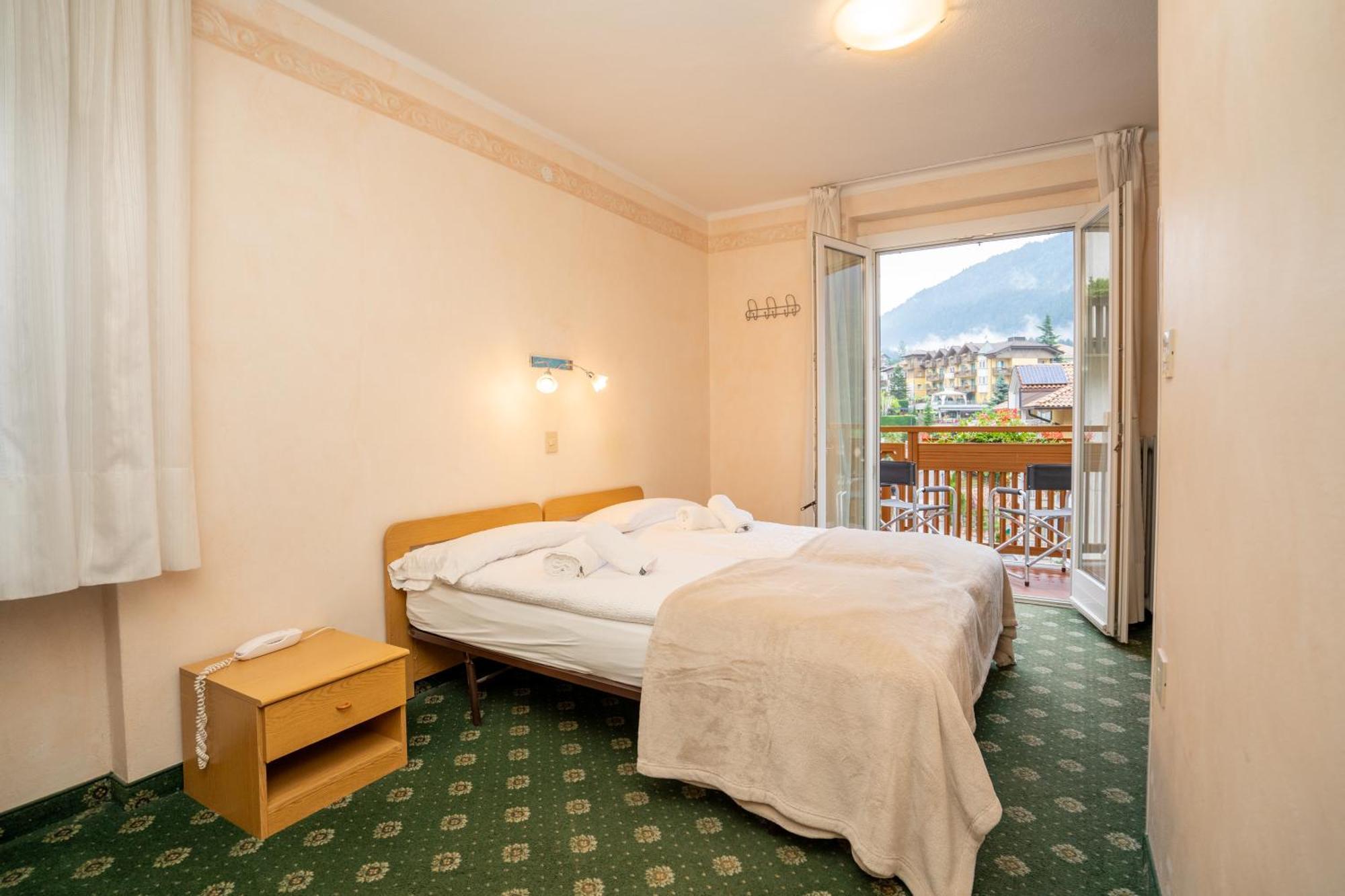 Hotel Europa Molveno Εξωτερικό φωτογραφία