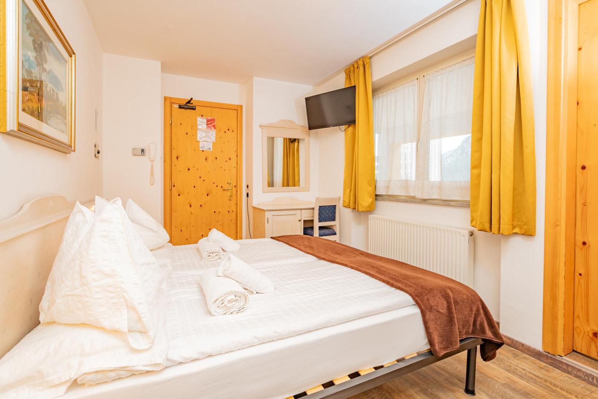 Hotel Europa Molveno Εξωτερικό φωτογραφία