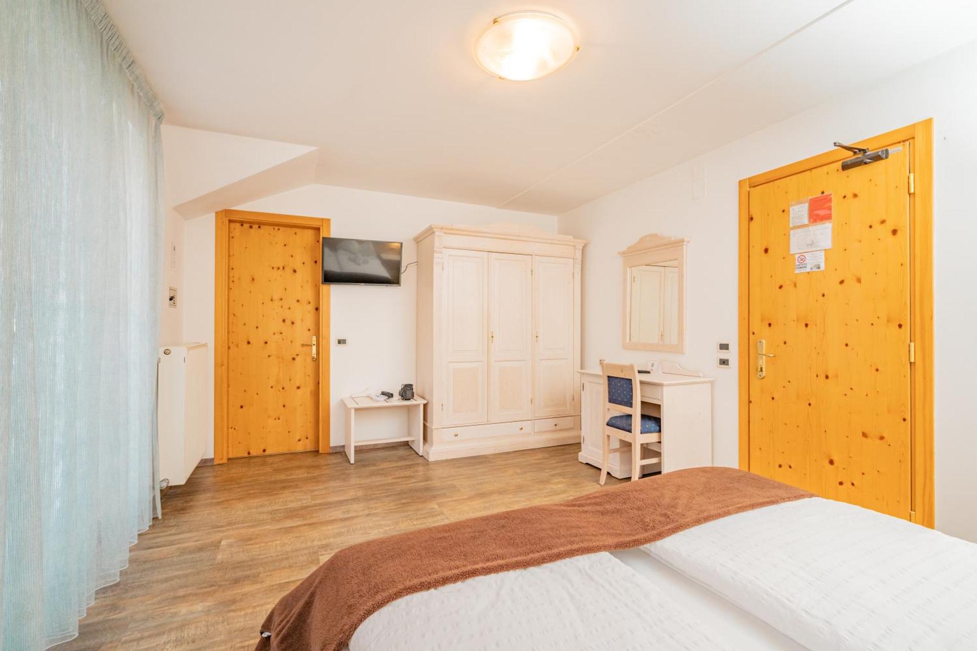 Hotel Europa Molveno Εξωτερικό φωτογραφία