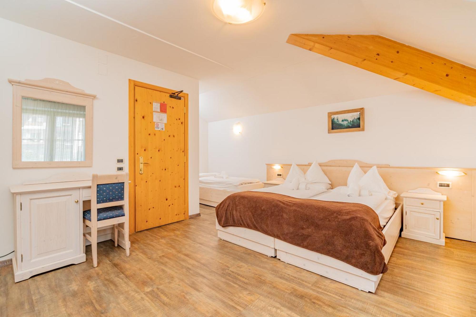 Hotel Europa Molveno Εξωτερικό φωτογραφία
