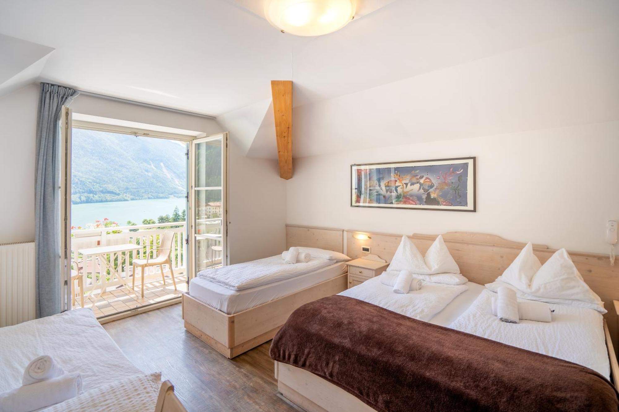 Hotel Europa Molveno Εξωτερικό φωτογραφία