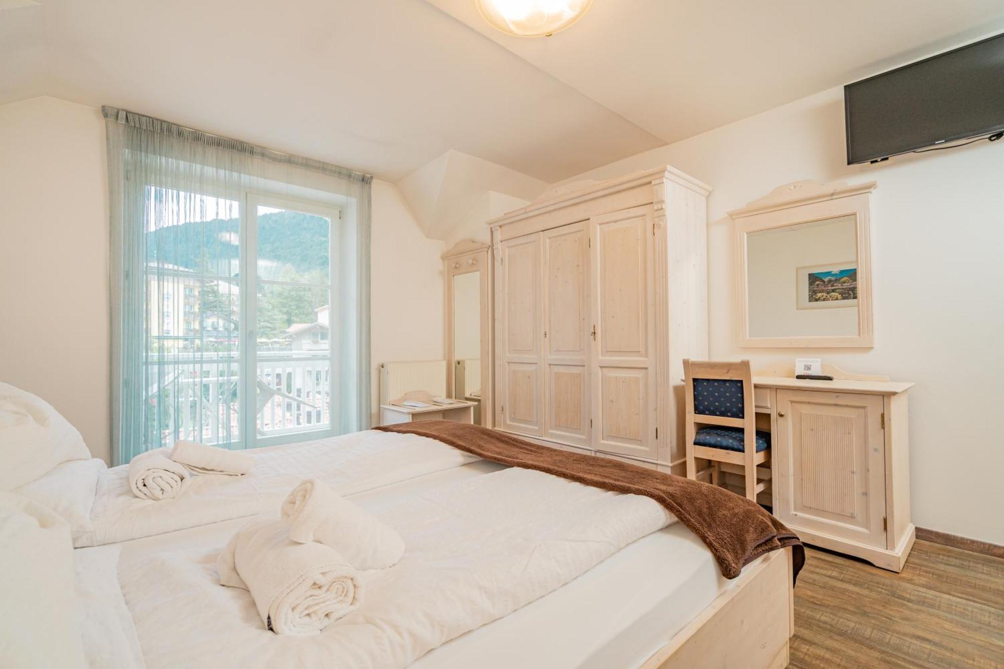 Hotel Europa Molveno Εξωτερικό φωτογραφία