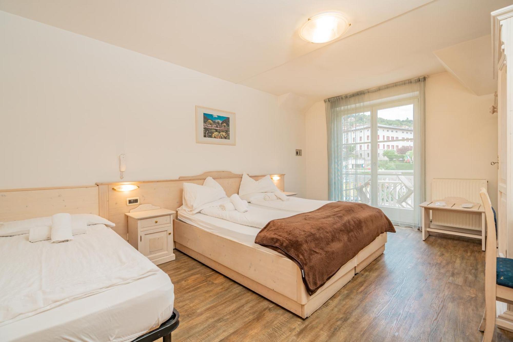 Hotel Europa Molveno Εξωτερικό φωτογραφία