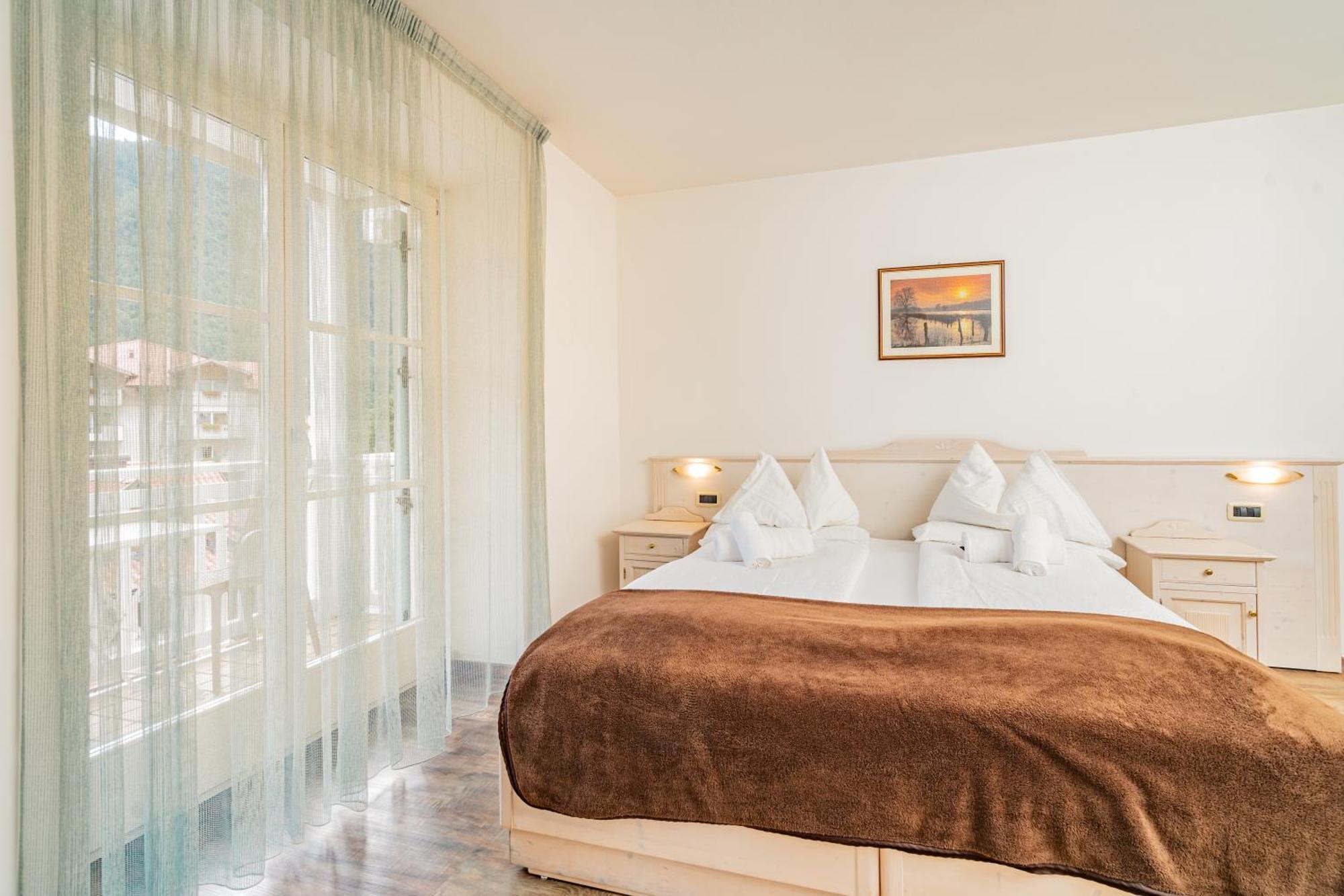 Hotel Europa Molveno Εξωτερικό φωτογραφία
